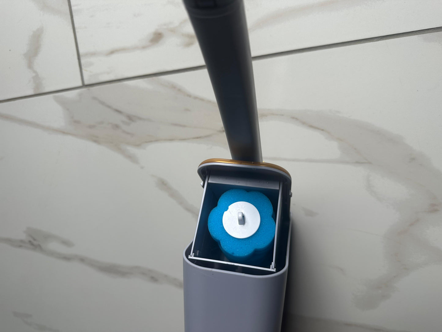 Disposable toilet brush with refills